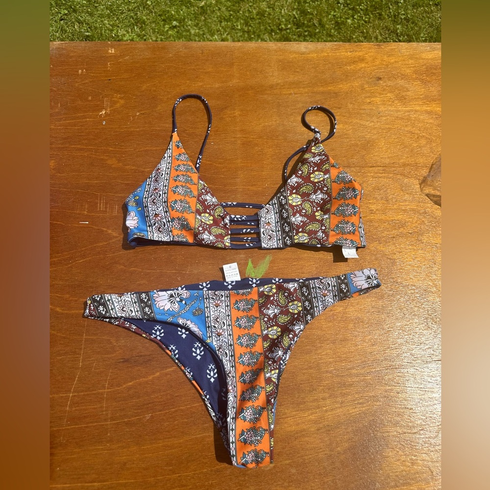 Women’s bathing suit